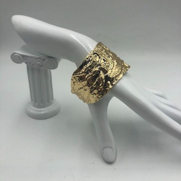 18K Gold Plated Women's Cuff Bracelet Crinkled Look Waterproof Hypoallergenic - Picture 6 of 7